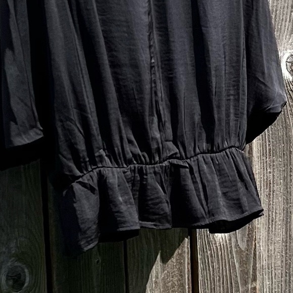 Marc New York black shirred top size small - Picture 11 of 16